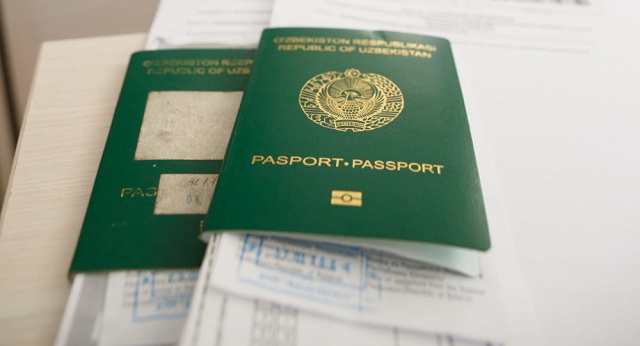 23 йиллик орзу: Ўзбекистон фуқаролигини ололмаётган оилага паспорт берилди