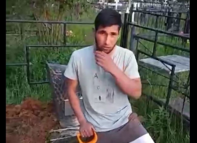 Видео: Ўзбек тиктокерлари “лайк” учун қабр кавлашни бошлади