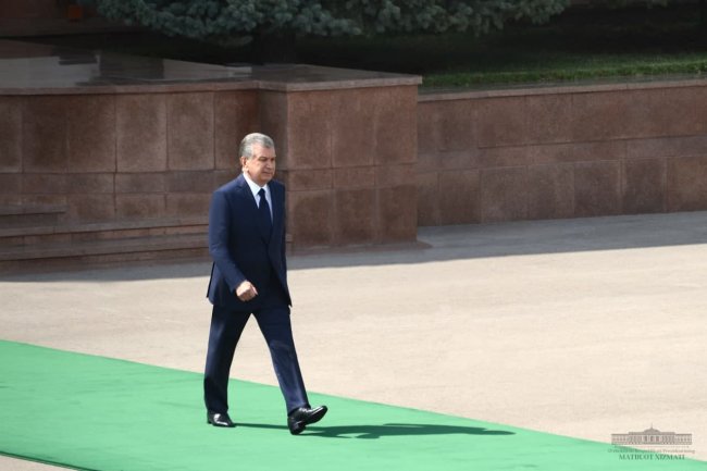Ўзбекистон Президенти Туркманистонга жўнаб кетди