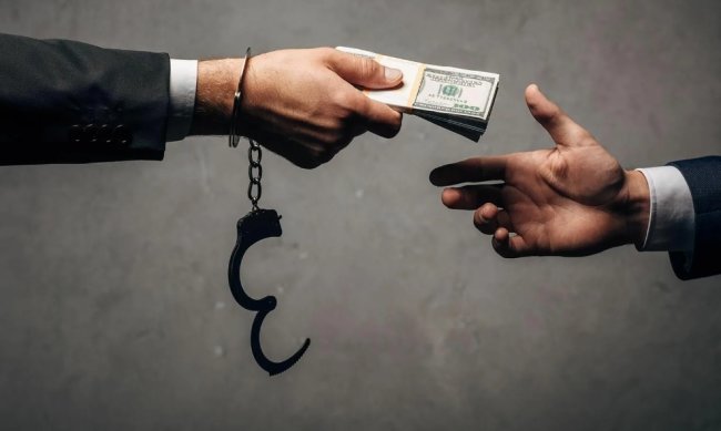 В Кыргызстане планируют привлекать к ответственности членов семей коррупционеров