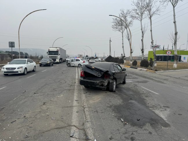 В Андижанской области, из-за разворота в неположенном месте, разбиты три автомобиля