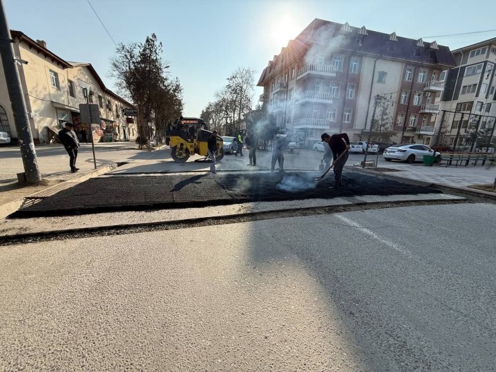 Фоторепортаж: В Самаркандской области обустраивают безопасные пешеходные переходы