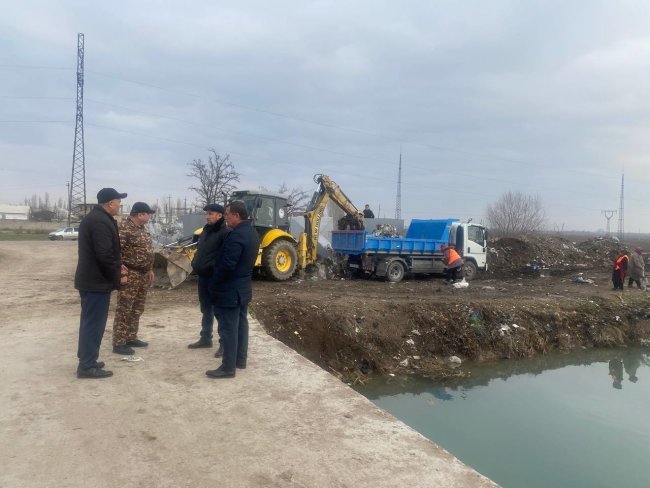 Экологи ликвидировали очередную свалку в Ташкентской области, организованную жителями ближайших домов