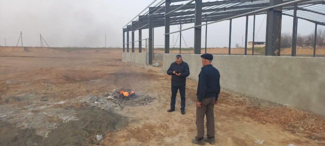 В Ташкентской области мужчина сжигал строительный мусор