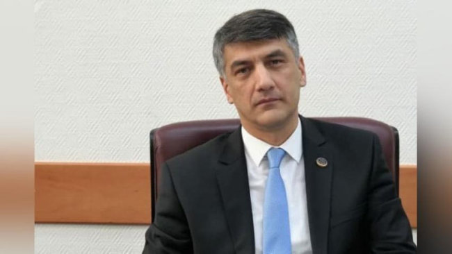 Узбекский политик Алишер Кадыров призвал мигрантов изучать иностранные языки