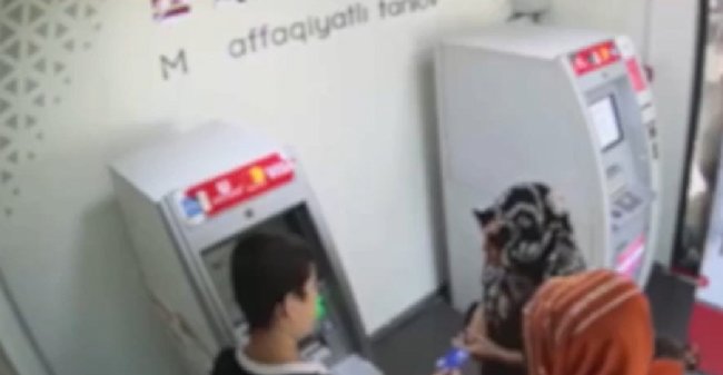 В Намангане несовершеннолетний мальчик обманул женщину и присвоил её денежные средства