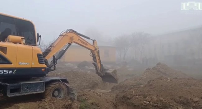 В Алтыарыкском районе начато строительство нового корпуса школы №26