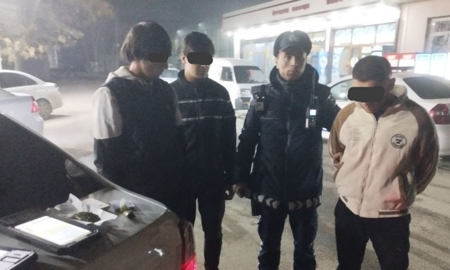 В Джизаке сотрудники ППС выявили марихуану у гражданина