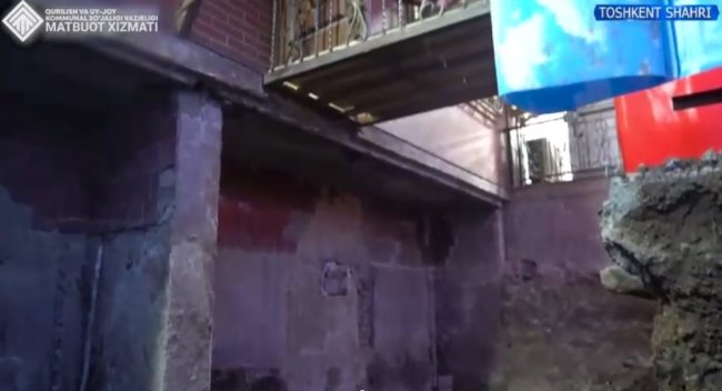 В Сергелийском районе повредили несущую стену многоэтажного дома