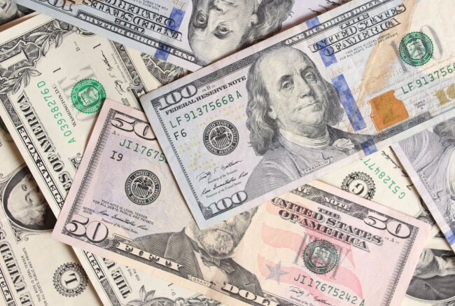 Центробанк Узбекистана утвердил курс валют на 26 марта