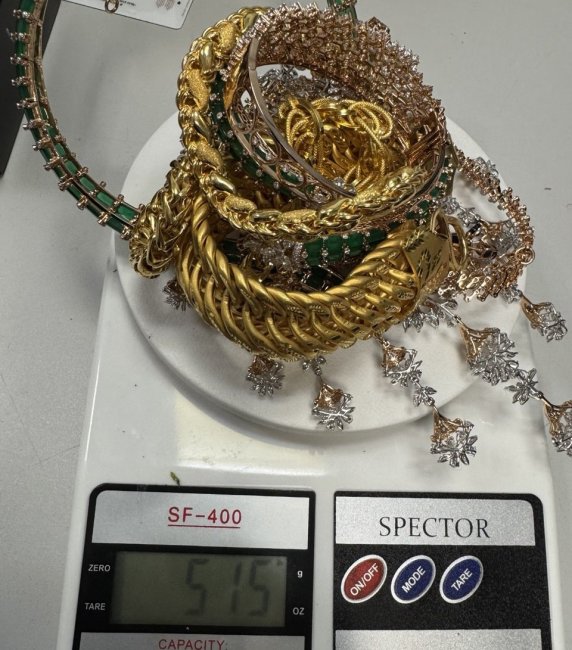 В Ташкенте пресекли контрабанду золотых украшений из Гоа на 700 млн сумов