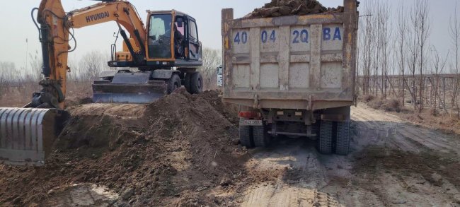 В Фергане водитель экскаватора заплатит штраф за нарушение режима охраняемых природных территорий