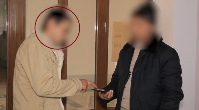 В Фергане лудоман оформил кредиты на своих коллег и проиграл всё в онлайн-казино