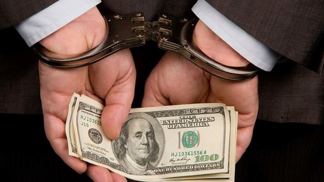 В Ташкенте следователь получил 2 года лишения свободы за взятку в $500