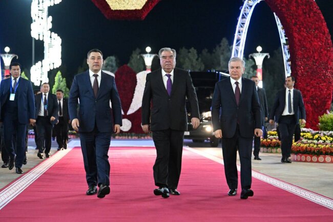 Рабочий визит Президента Республики Узбекистан в Республику Таджикистан завершился