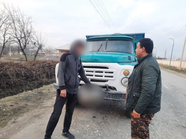 В Навоийской области мужчину наказали за погрузку незаконно добытой песчано-гравийной смеси