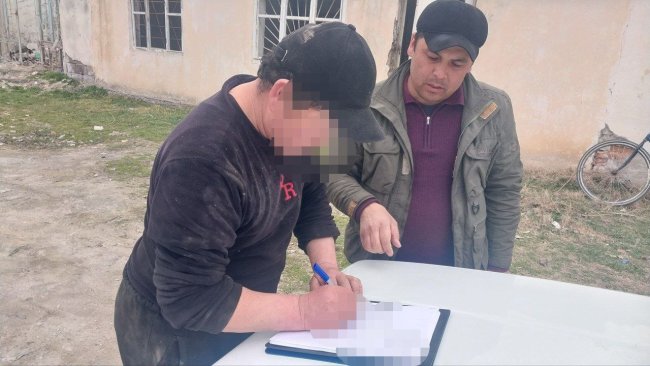 В Сырдарье мужчина выбрасывал бытовые отходы за ворота своего дома и теперь заплатит штраф