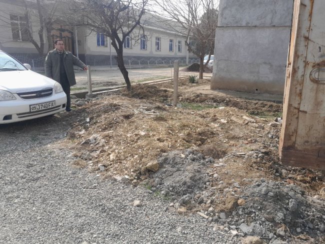 В Джизаке мужчина заплатит больше 1 млн сумов штрафа за строительный мусор в палисаднике