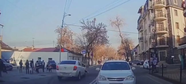 В Яккасарайском районе сбили школьницу