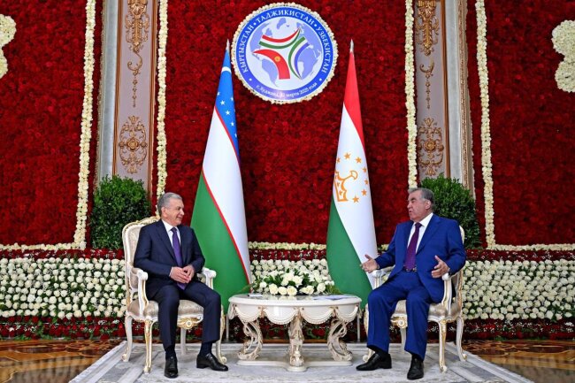 В Таджикистане прошла встреча Шавката Мирзиёева и Эмомали Рахмона