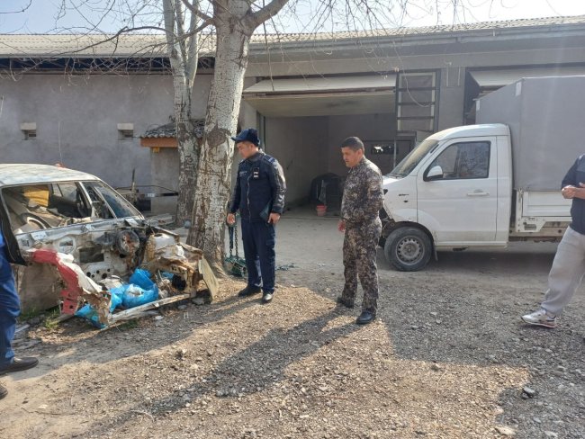 В Джизаке наказали сотрудника автосервиса, который загрязнял атмосферный воздух