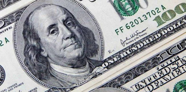 В Узбекистане второй день подряд дорожает доллар США