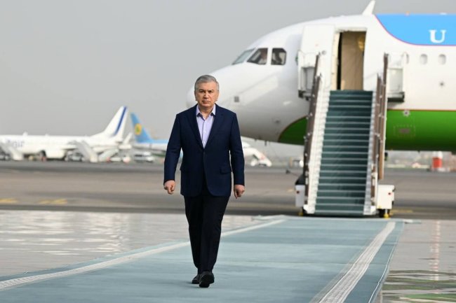 Шавкат Мирзиёев в Самарканде почтил память Исламу Каримову