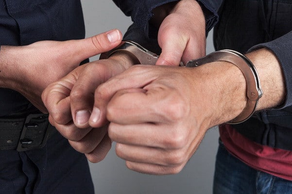 Мошенник из Бухары пытался скрыться от сотрудников ОВД на территории Навоийской области