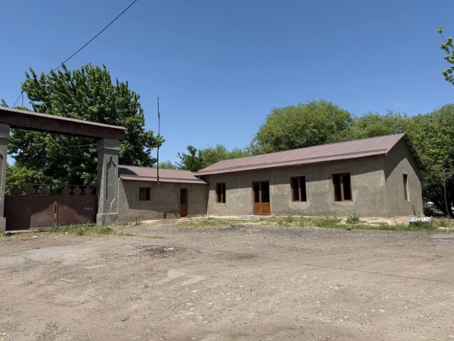 В Сурхандарье лишённое лицензии предприятие продолжало производить алкогольную продукцию