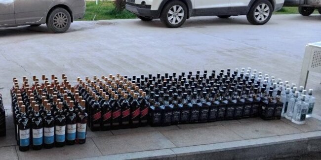 В Ташкентской области мужчина пытался незаконно провезти через таможню 305л элитного алкоголя