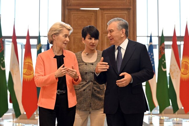 Президент Узбекистана провел встречу в Самарканде с Урсулой фон дер Ляйен