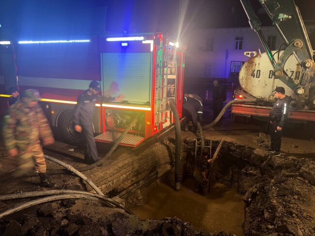 В Фергане несколько махаллей остались без водоснабжению из-за серьёзной аварии