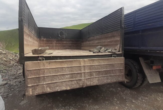 В Джизаке мужчина заплатит крупный штраф за вывоз камней