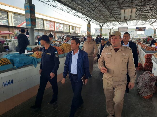 Сотрудники Санэпидемкомитета проверяют рынки Ферганской области