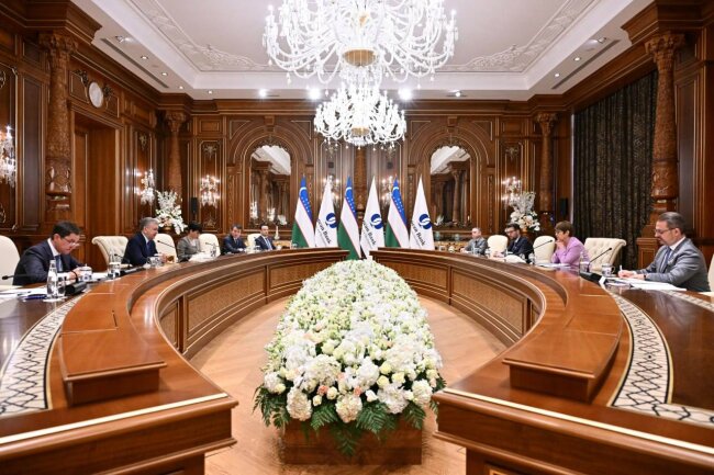 Шавкат Мирзиёев провёл встречу в Самарканде с Президентом ЕБРР