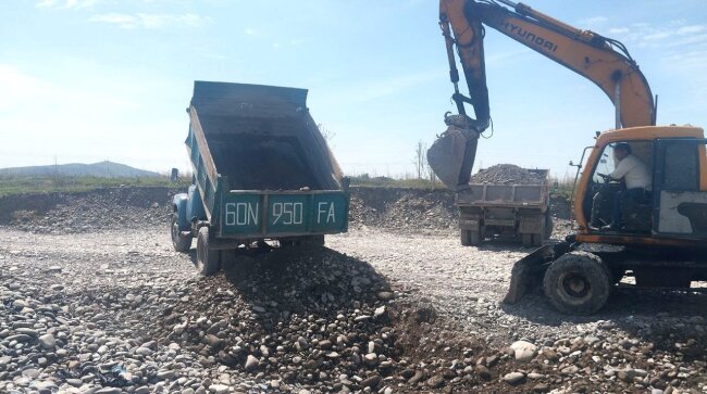 В Андижанской области водители экскаваторов заплатят по 22,5 млн сумов штрафов