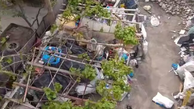 В Коканде жители первого этажа многоэтажки устроили адскую жизнь своим соседям