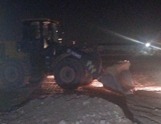 Водителю фронтального погрузчика в Джизакской области выписали крупный штраф