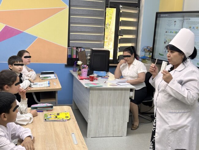 В Узбекистане проводится массовая дегельминтизация детей дошкольного и школьного возраста