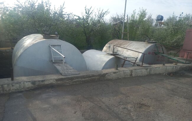 В Намангане на двух АЗС продавали некачественный бензин АИ-92