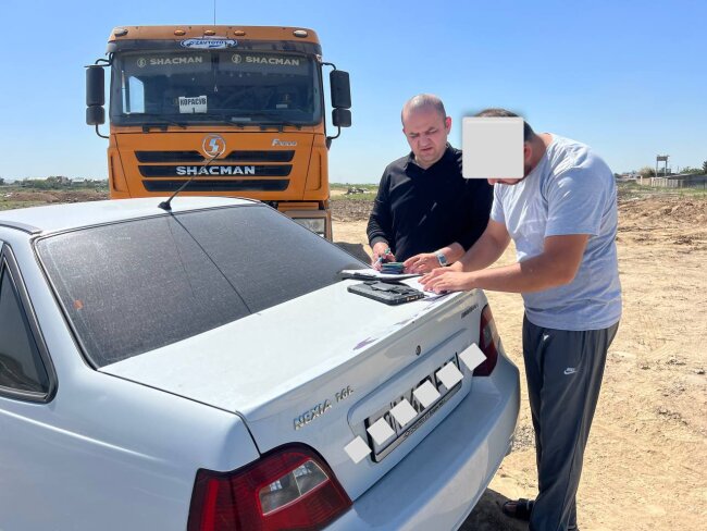 Мужчина сбрасывал в прибрежной зоне реки Чирчик строительный мусор и был наказан