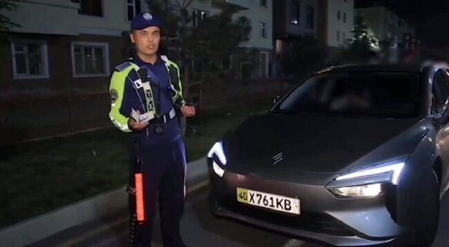 В Ферганской области мужчина прикрывался депутатским удостоверением, чтобы уйти от ответственности