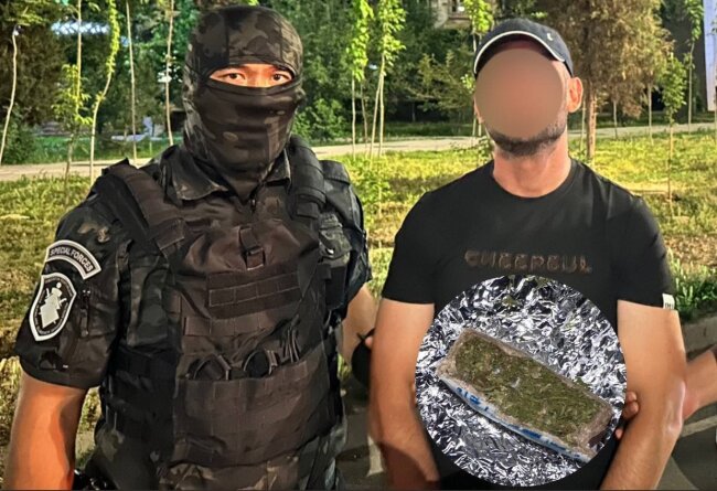 В Ташкенте у пассажира автомобиля «Lacetti» обнаружили наркотические вещества