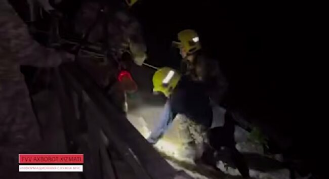 В Джизаке мужчина упал в овраг и не смог самостоятельно выбраться