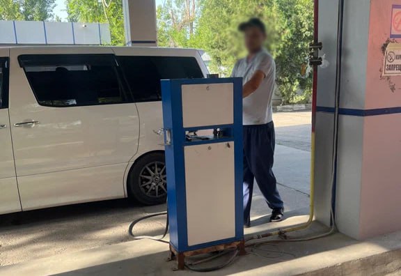 В Хорезме на АЗС разливали сжиженный газ потребителям через несертифицированное оборудование