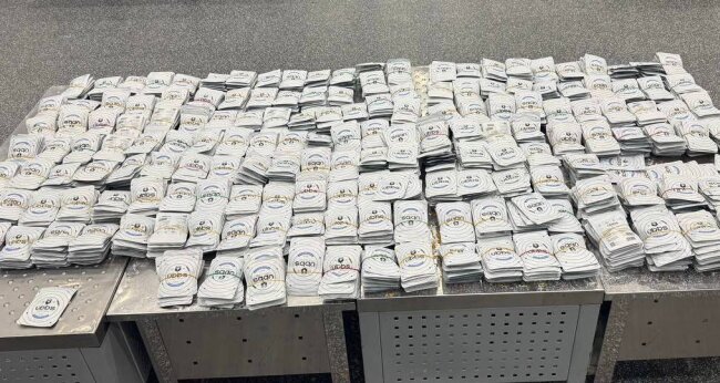 Сотрудники таможни в аэропорту Ташкента пресекли контрабанду никотиновых пластырей