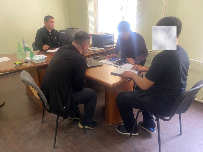 В Янгиюле 18-летний водитель автомобиля наказан за выброс строительного мусора на улице