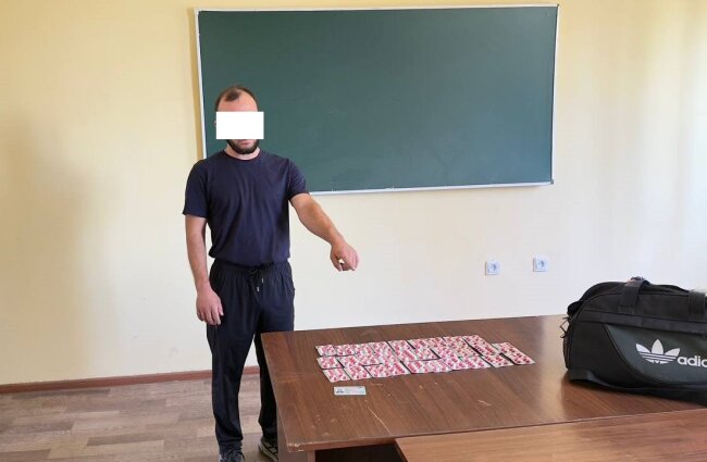 Из Намангана в Самарканд перевозили психотропные препараты