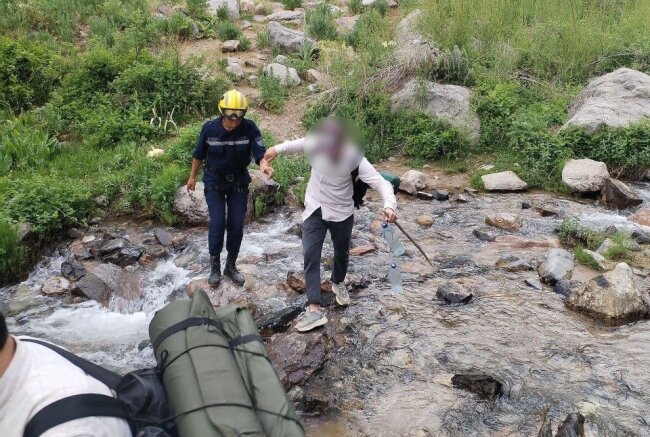 В горах Ташкентской области заблудился турист