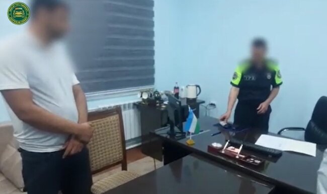 В Шахрисабзе мужчина дал взятку сотруднику ДПС